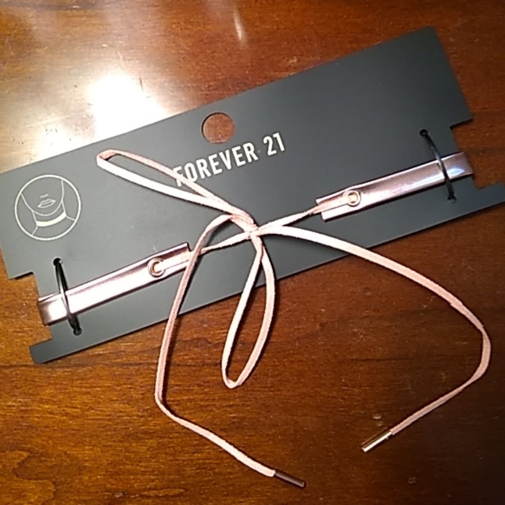 🆕 Pink Choker - Forever 21